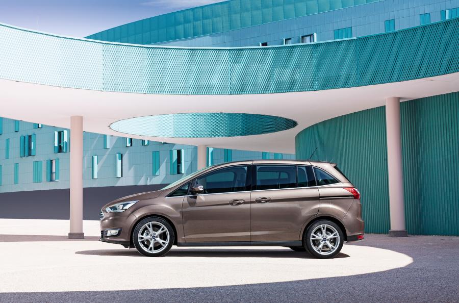  Ford Grand C-Max 2015 года  (фото 9 из 19)